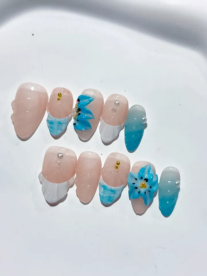 Nude White Blue French tip Flower Shell press on nails detail view