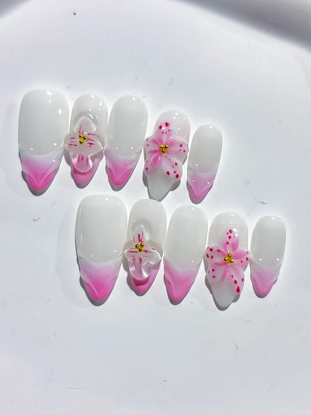 White Pink French tip Flower Bow press on nails close up