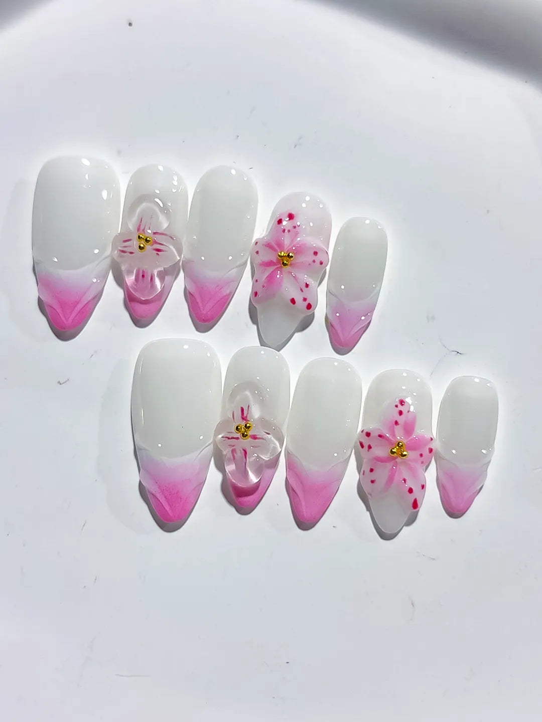 White Pink French tip Flower Bow press on nails close up