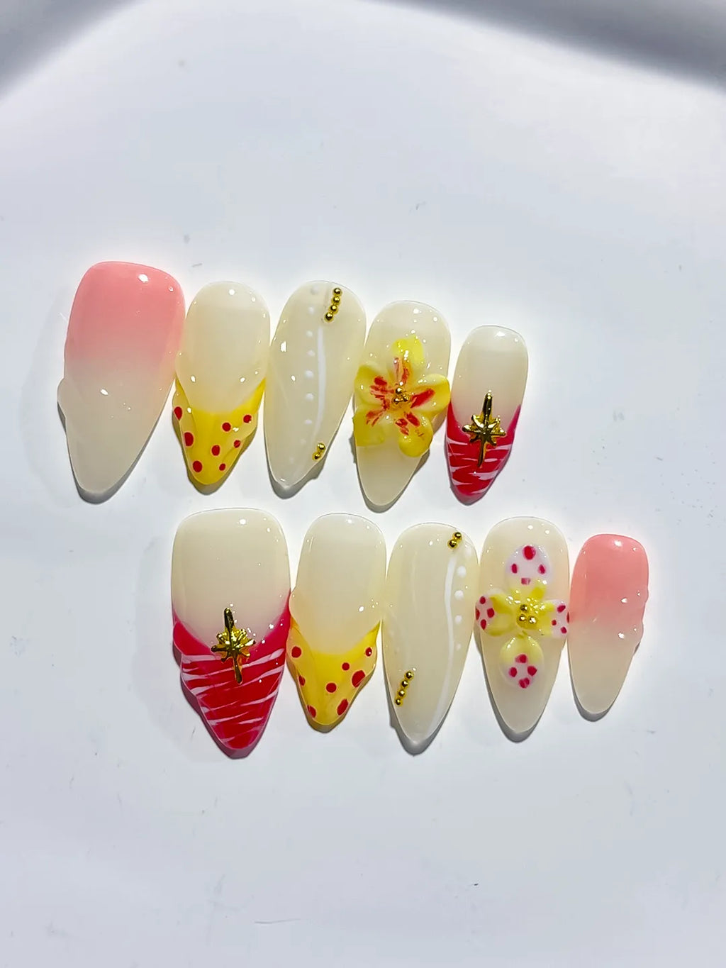 White Yellow Pink Red Abstract Flower Dot Pattern Star press on nails detail view