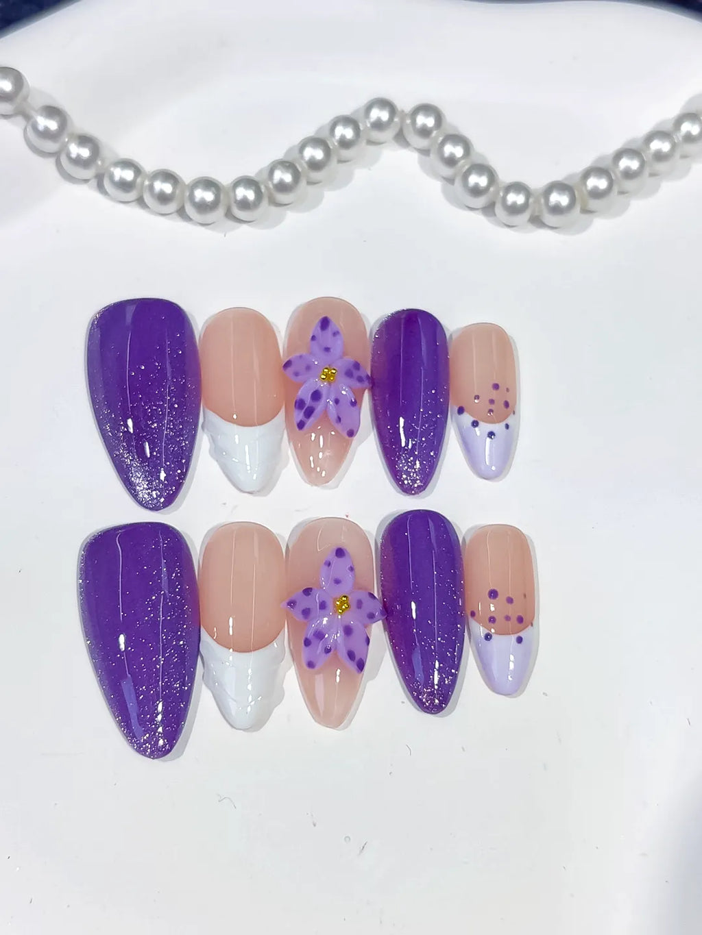 Purple Nude White Glitter Flower Dot Pattern press on nails detail view