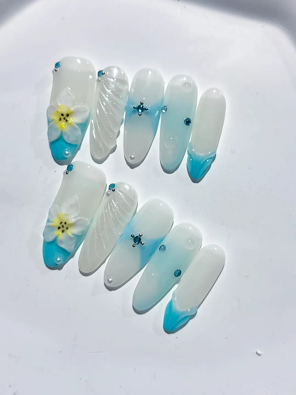 White Blue Yellow Ombre Flower Shell Rhinestone press on nails detail view