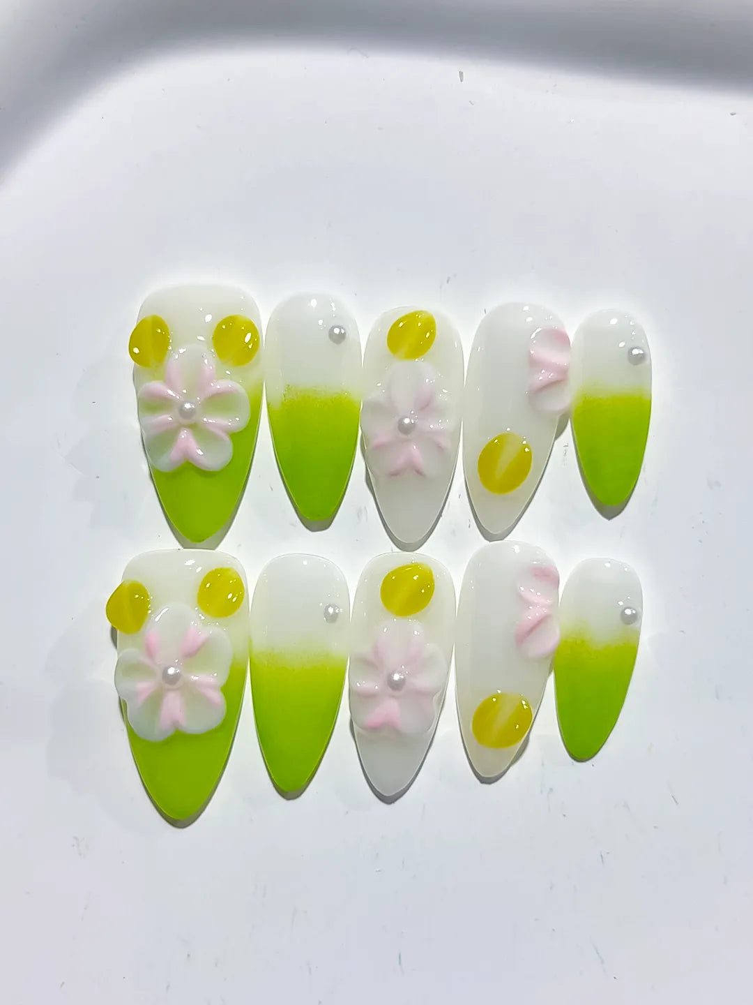 White Green Pink Ombre Flower Dot Pattern press on nails detail view