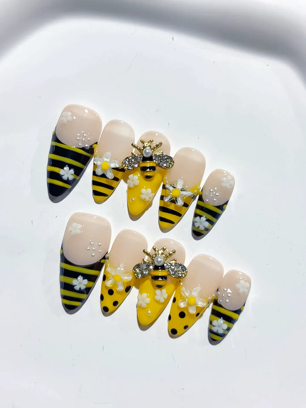 Yellow Black White Abstract Bee Flower Rhinestone press on nails detail view
