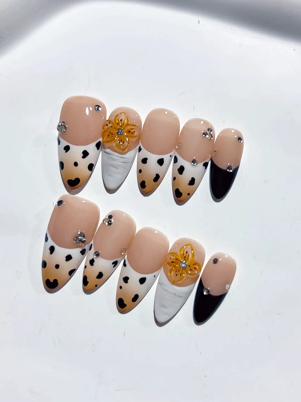 Nude Blue Gold Abstract Starfish Shell Glitter press on nails detail view