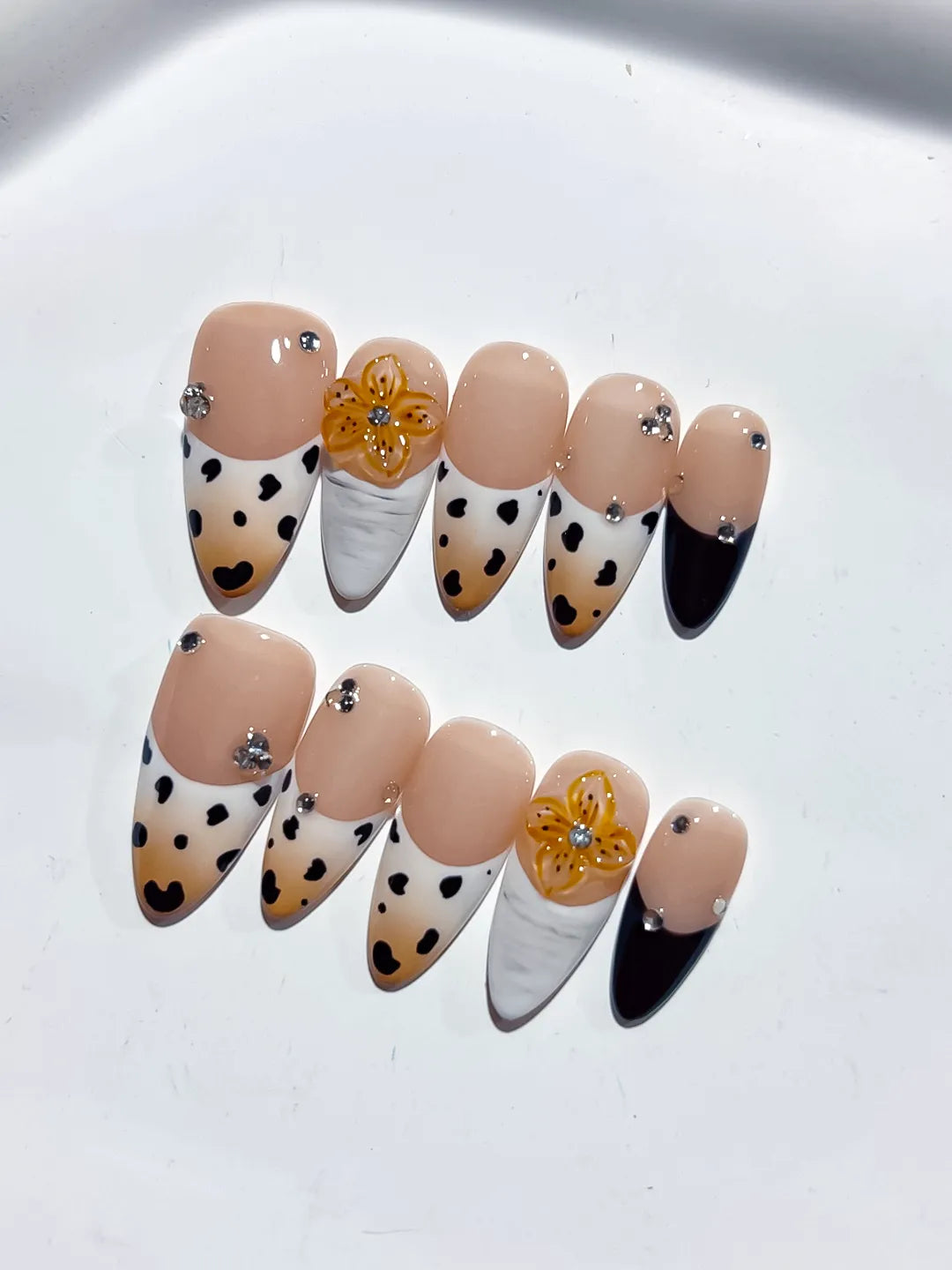 Nude Blue Gold Abstract Starfish Shell Glitter press on nails detail view