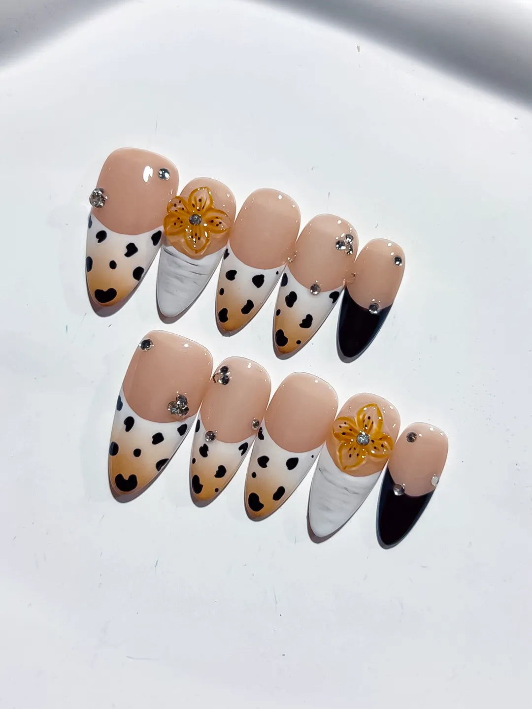 Nude Blue Gold Abstract Starfish Shell Glitter press on nails detail view