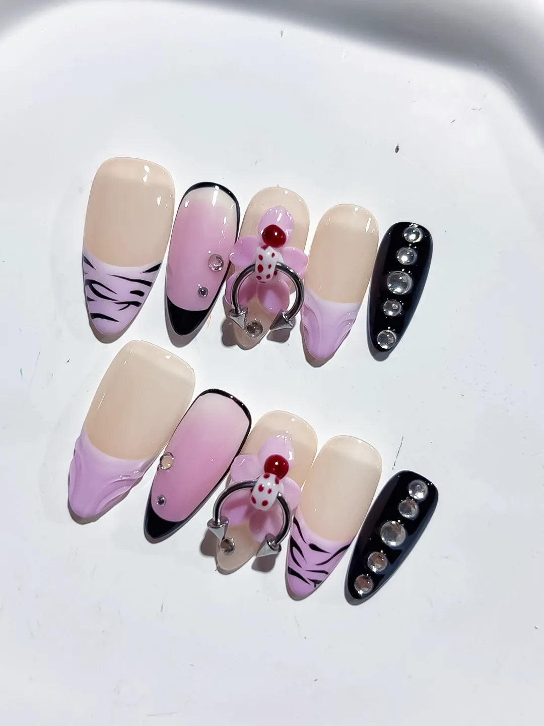 White Green Pink Ombre Flower Dot Pattern press on nails detail view
