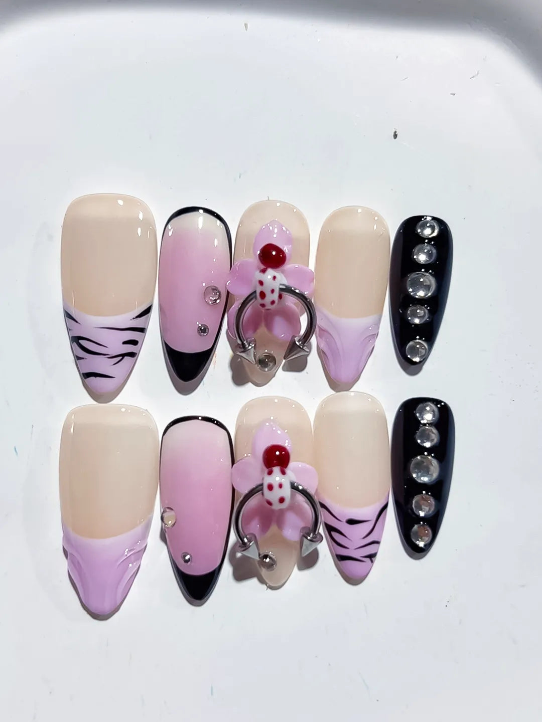 White Green Pink Ombre Flower Dot Pattern press on nails detail view