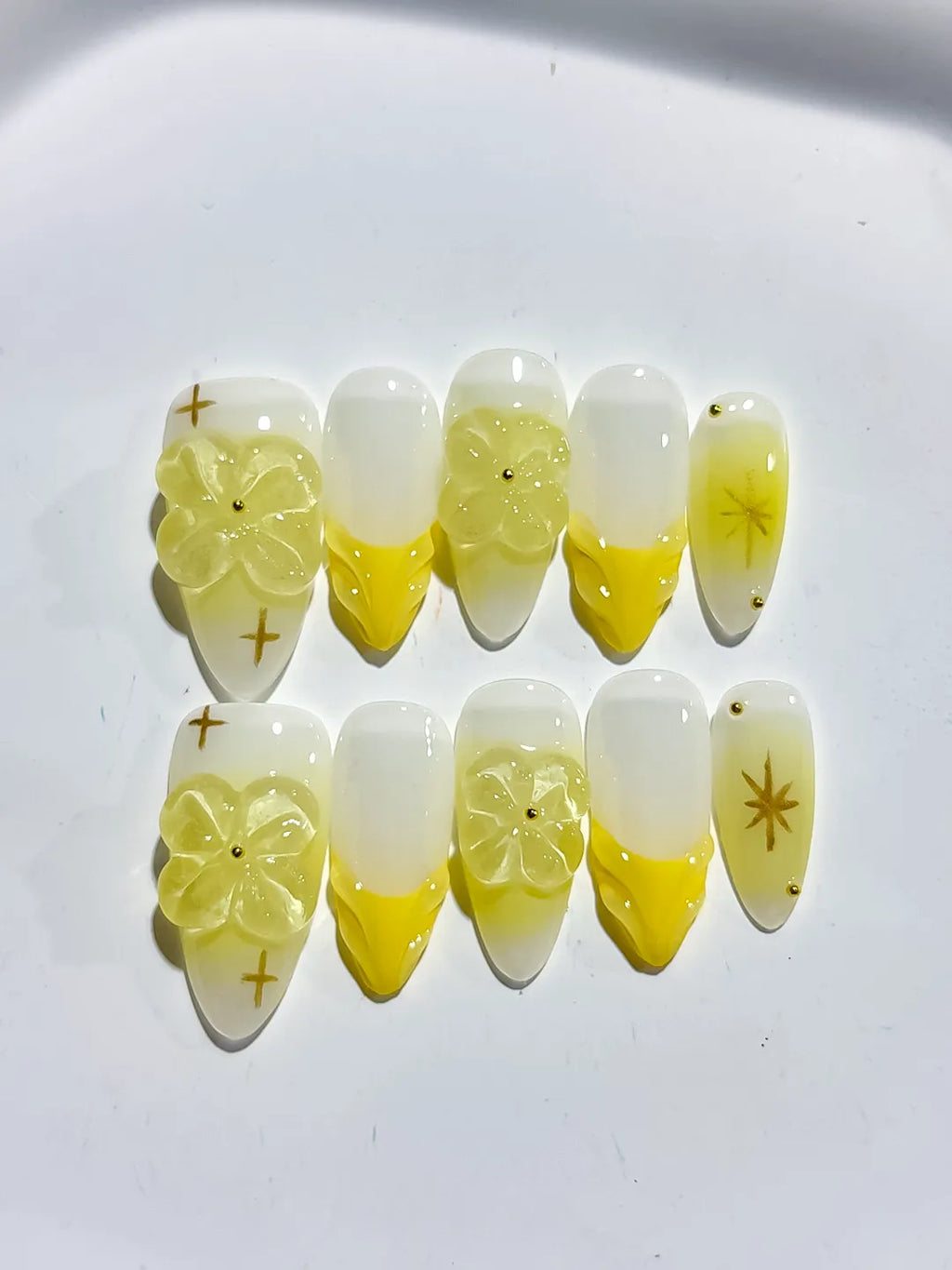 White Yellow French tip Flower Star press on nails close up