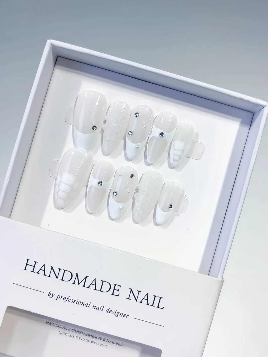White Solid color Rhinestone Shell press on nails