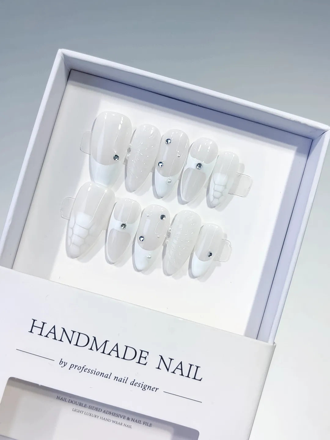 White Solid color Rhinestone Shell press on nails