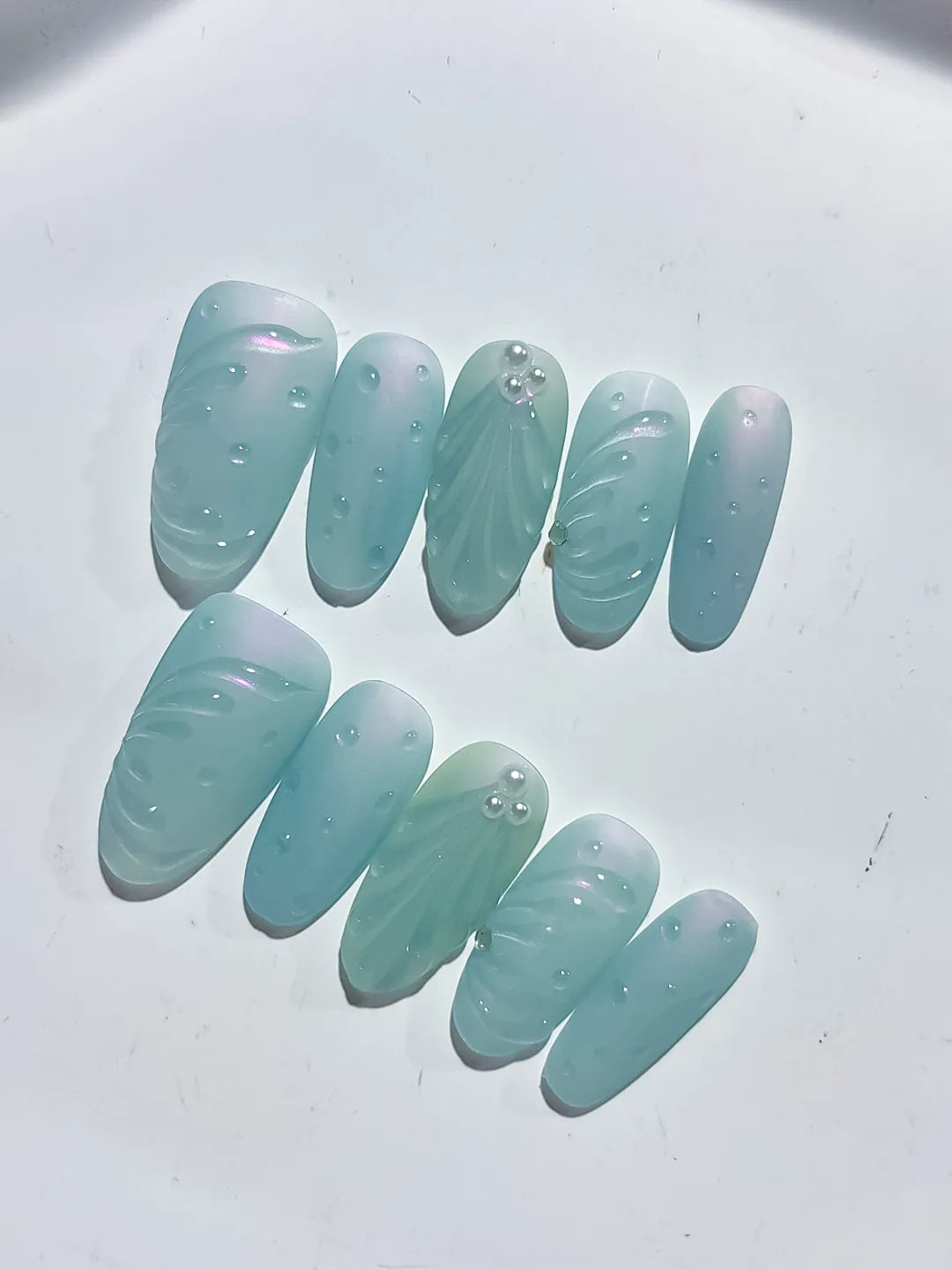 Green Solid color Leaf Pearl press on nails close up