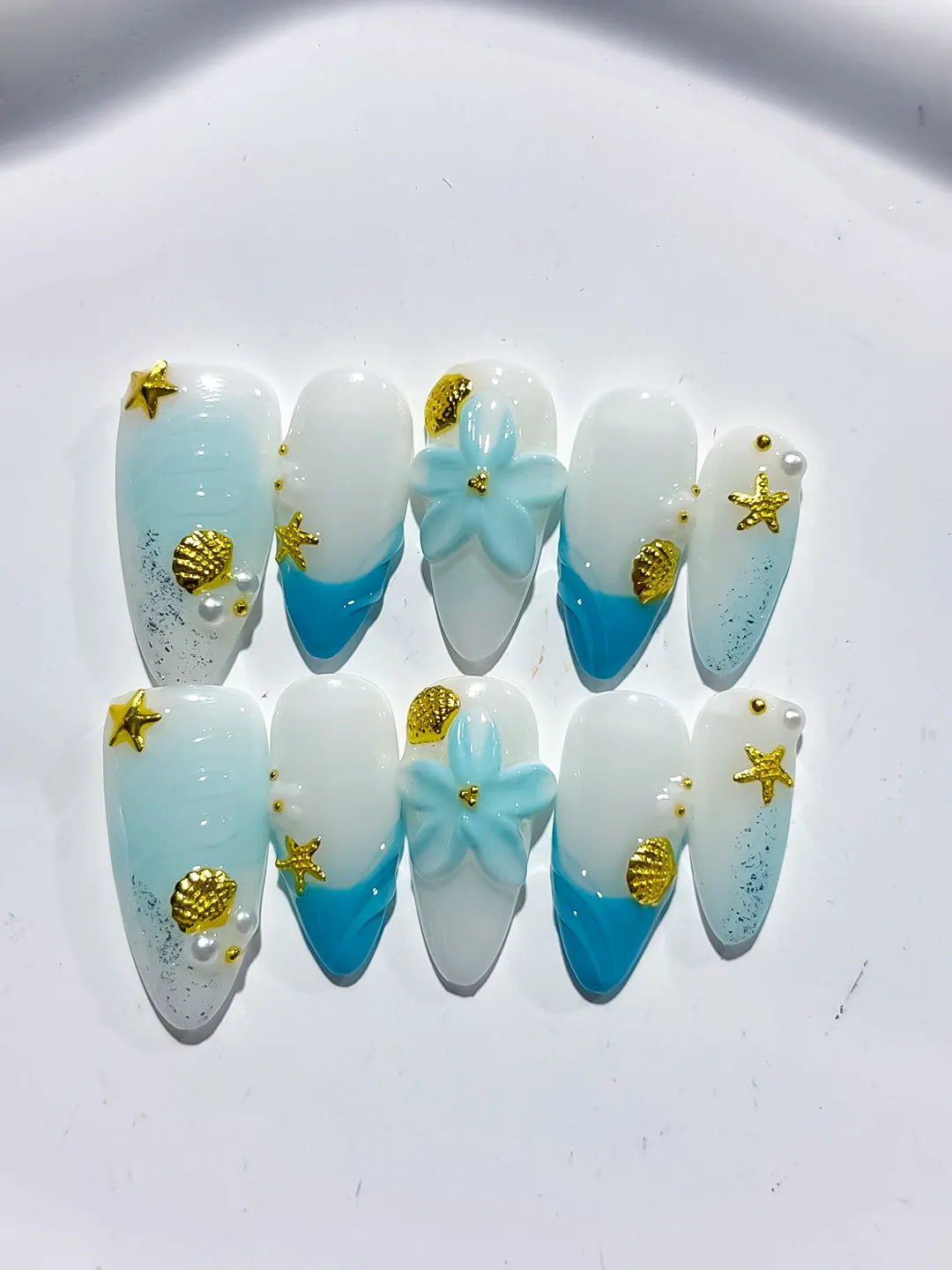 White Blue French tip Flower Star Shell press on nails detail view
