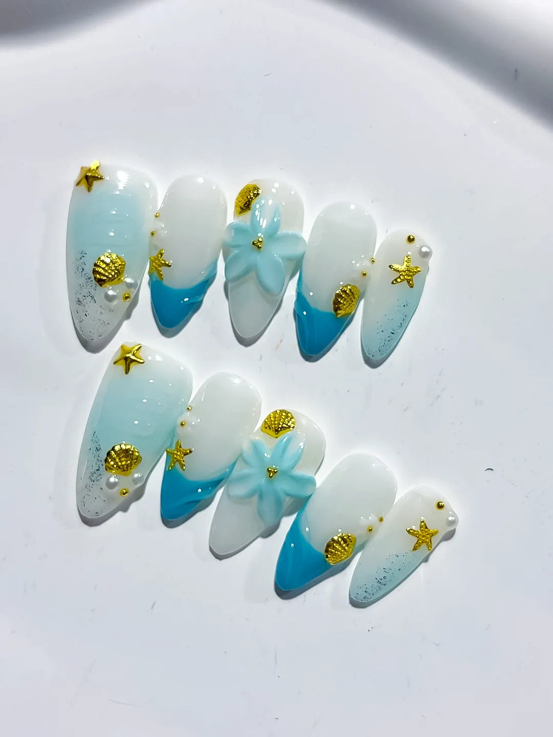 White Blue French tip Flower Star Shell press on nails detail view