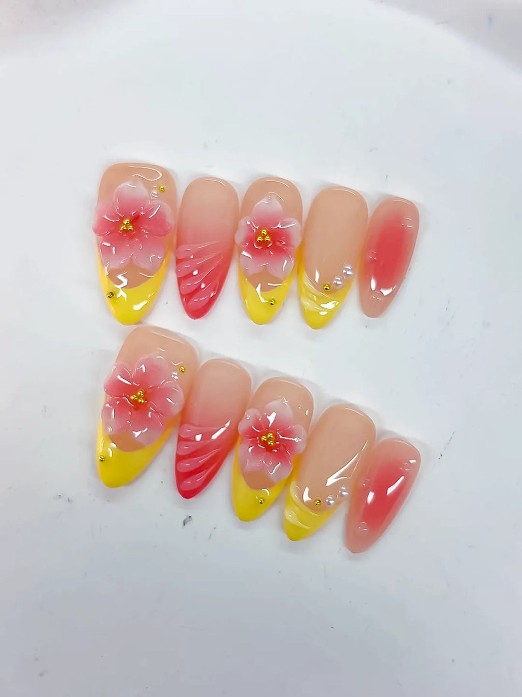 Nude Yellow Pink French tip Flower Shell press on nails detail view