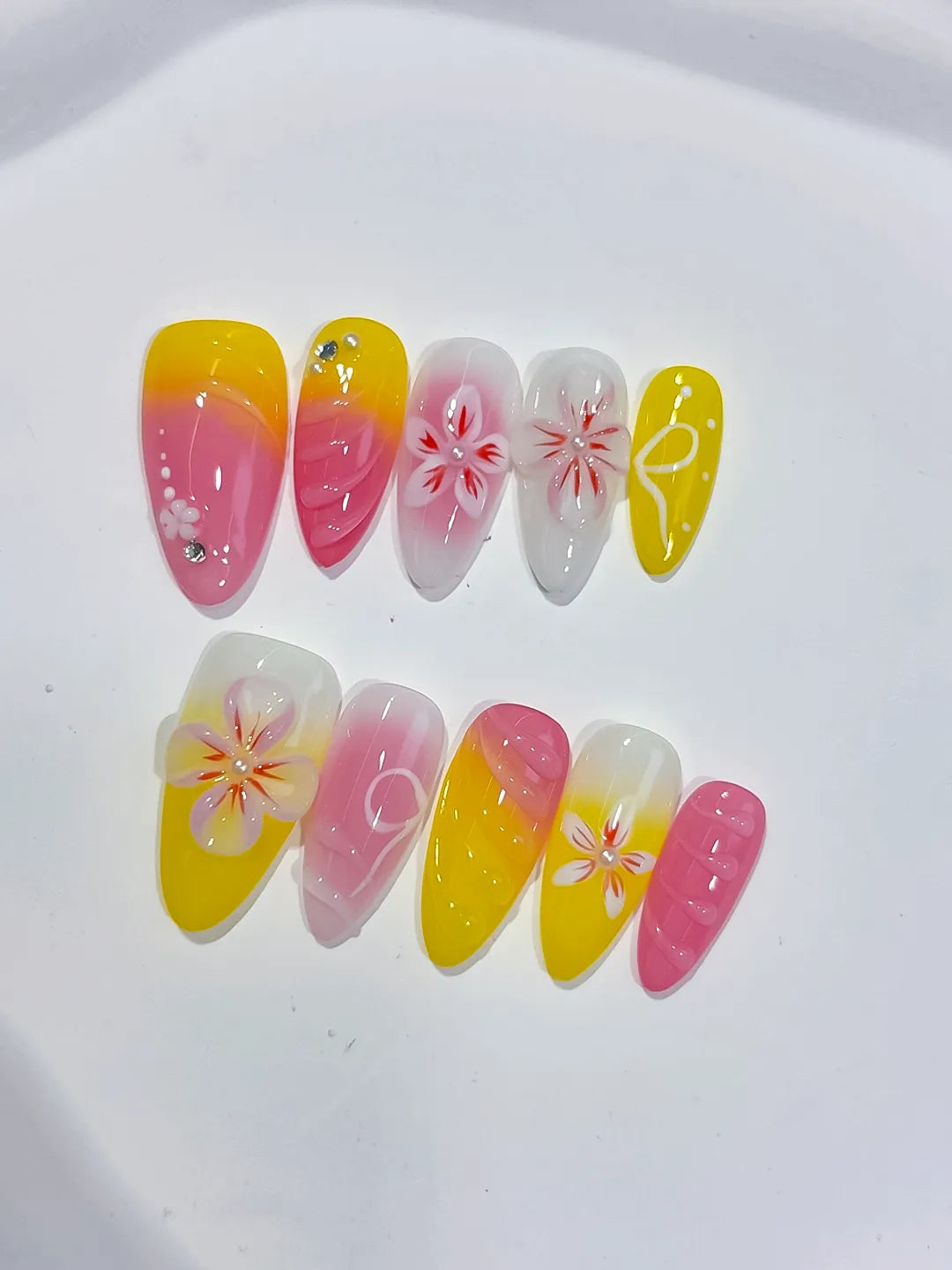 Pink Yellow White Ombre Flower Rhinestone Shell press on nails close up