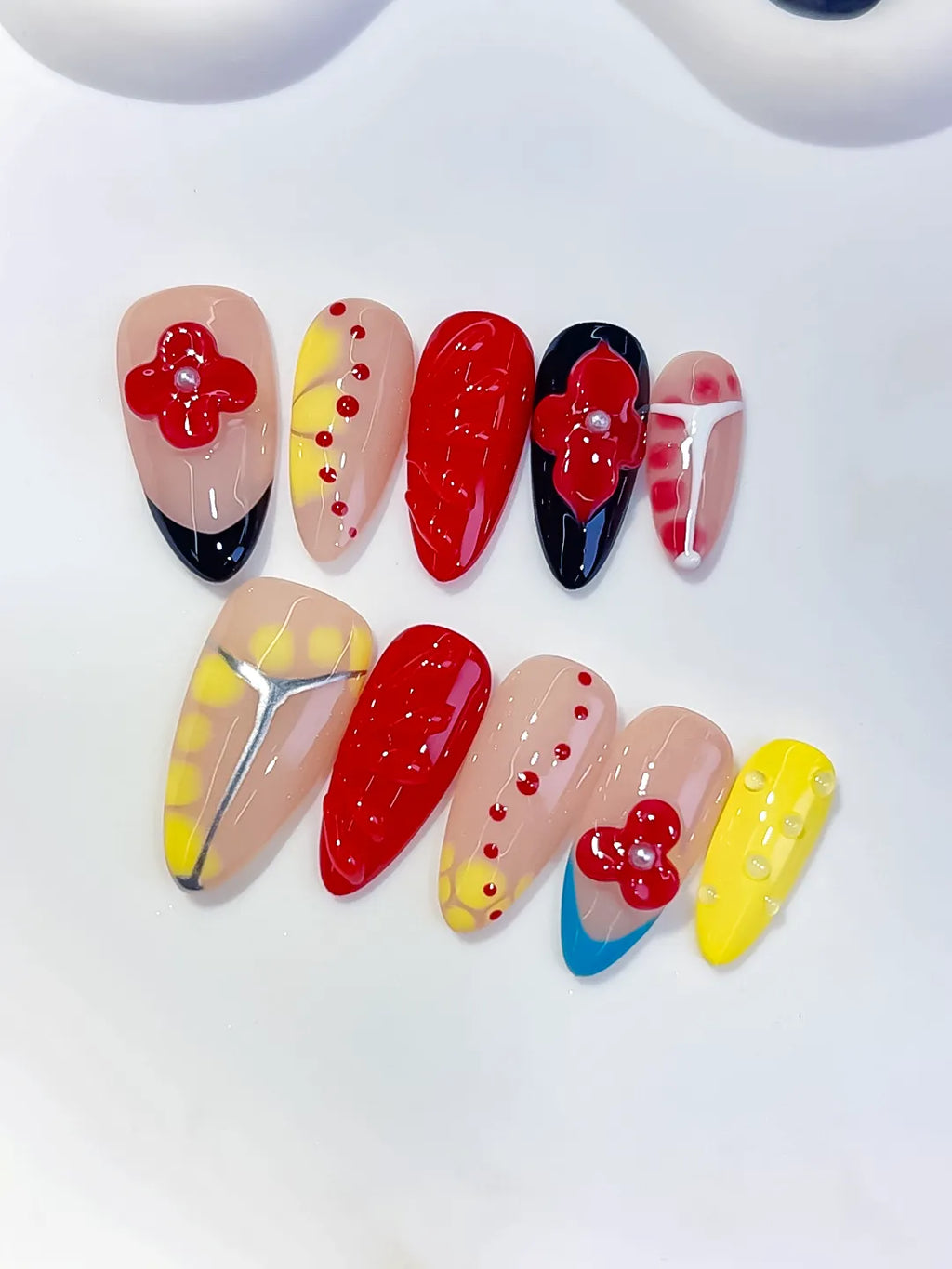 Nude Red Yellow Blue Black Abstract Flower Heart Dot Pattern press on nails detail view