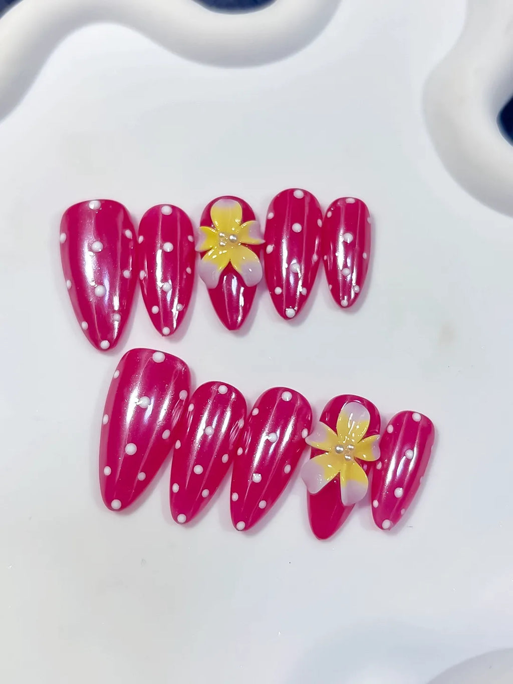 Pink White Geometric Flower press on nails detail view