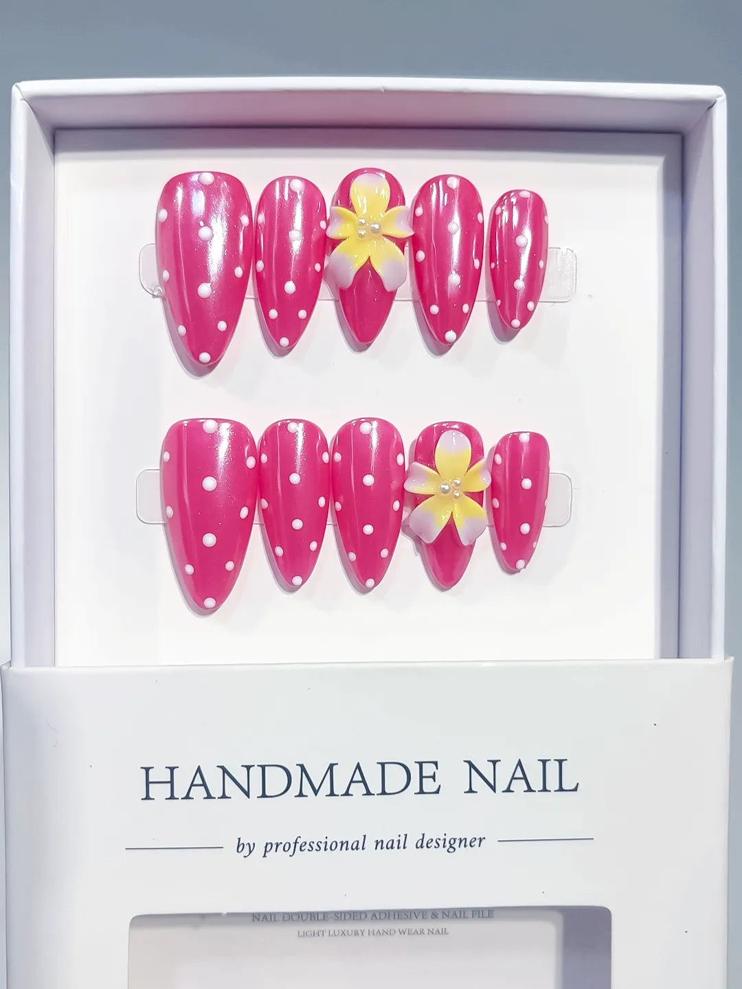 Pink White Geometric Flower press on nails full set view