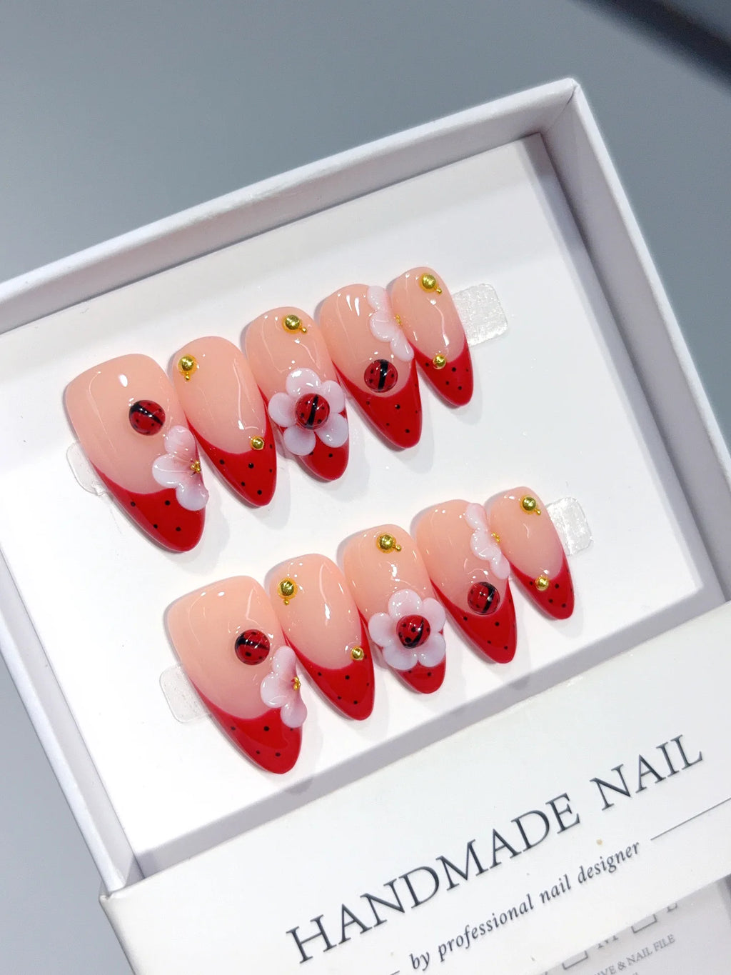 D656 - Medium Nude Red Almond French Tip Heart Flowers - view 2