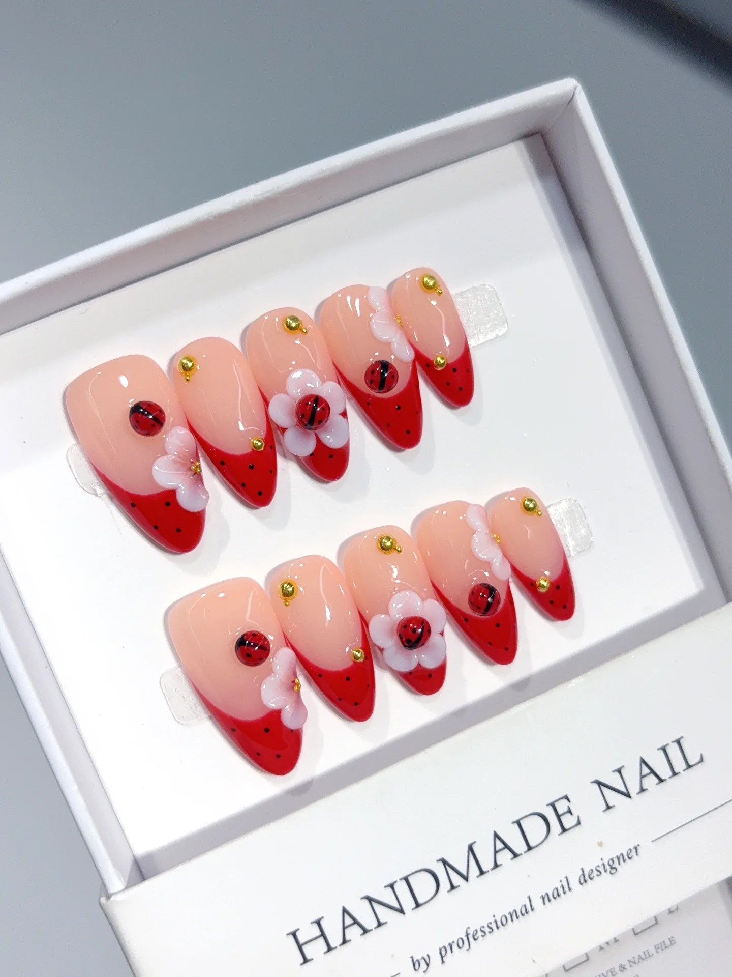 D656 - Medium Nude Red Almond French Tip Heart Flowers - view 2