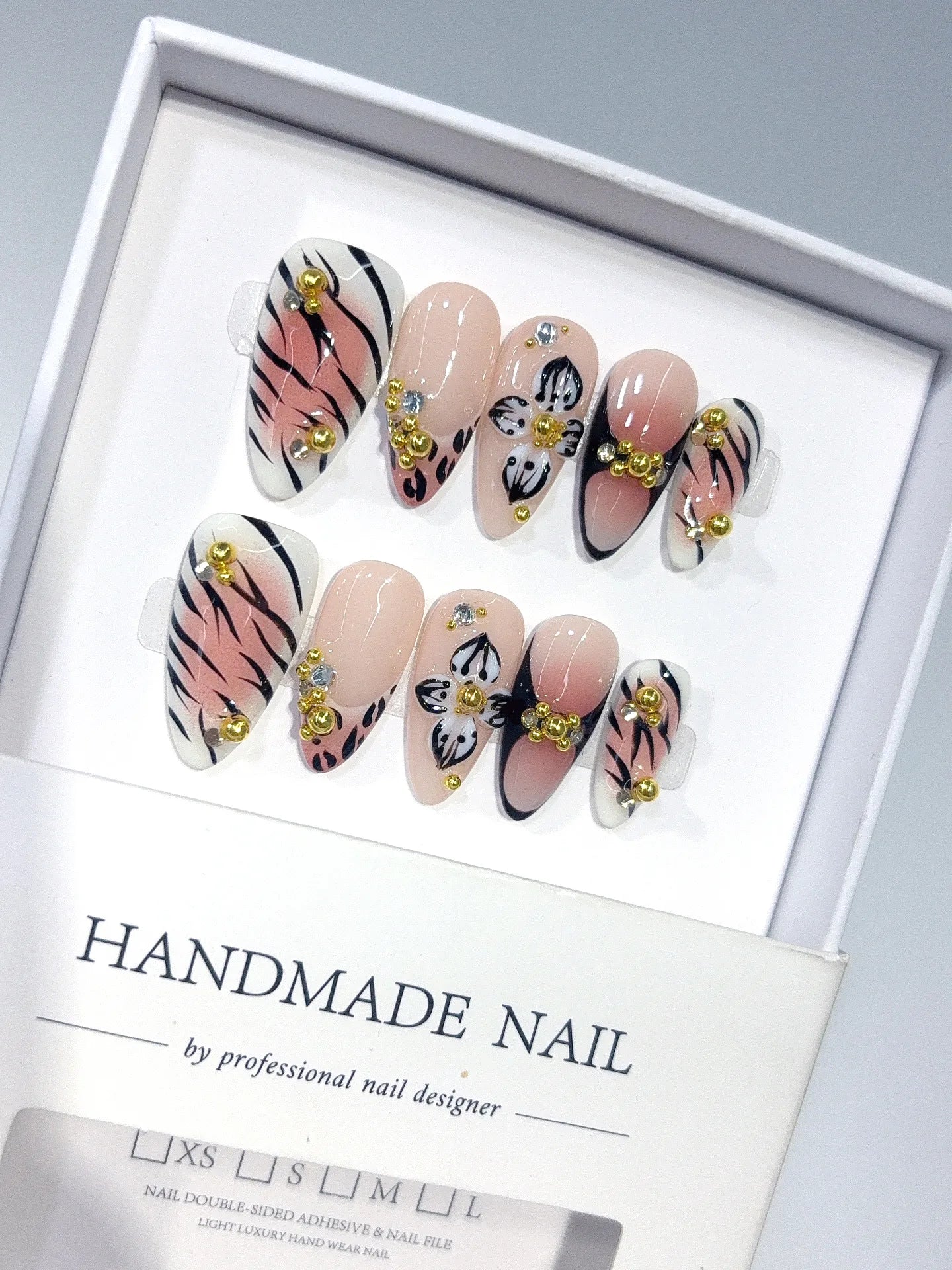 D668 - Medium Nude Black Almond Abstract Line 3D Flowers - view 4