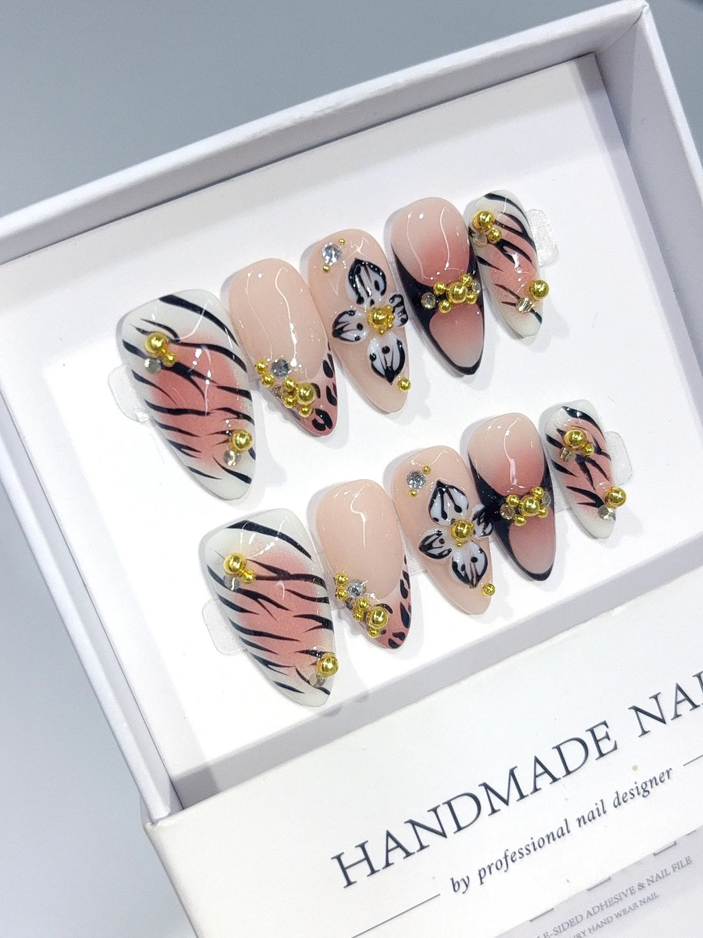 D668 - Medium Nude Black Almond Abstract Line 3D Flowers - view 5