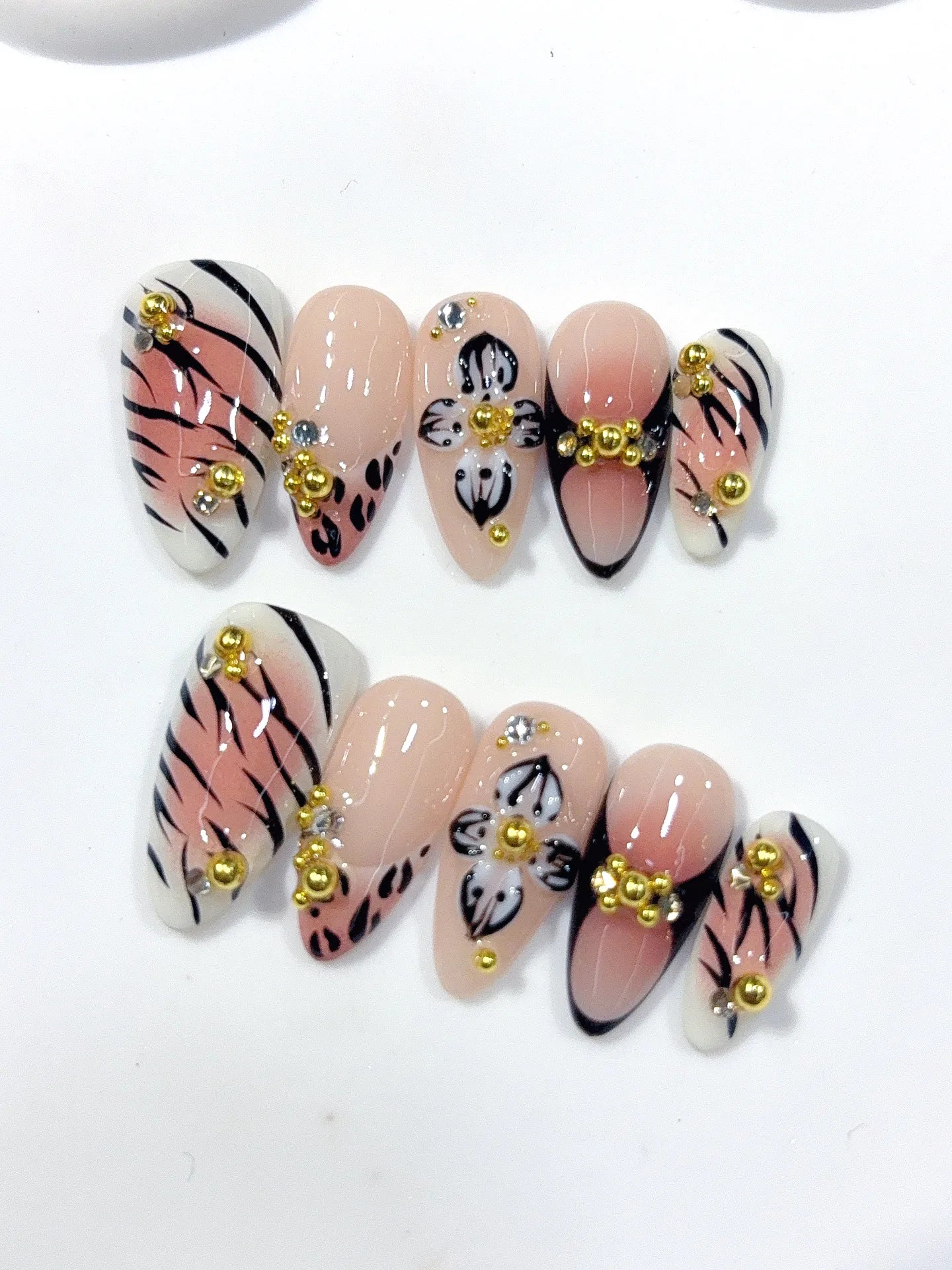 D668 - Medium Nude Black Almond Abstract Line 3D Flowers - view 3