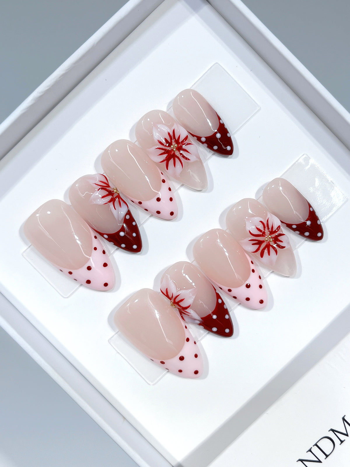 D702 product image 03