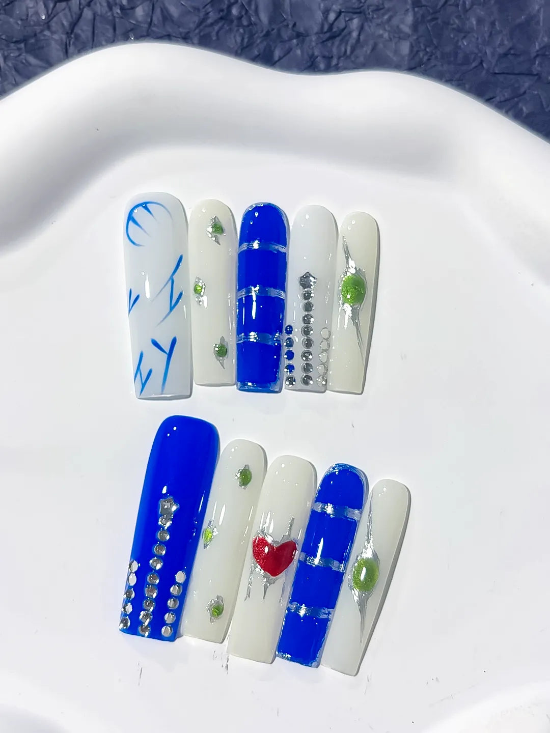 Blue White Green Red Silver Abstract Rhinestone Heart 3D press on nails detail view