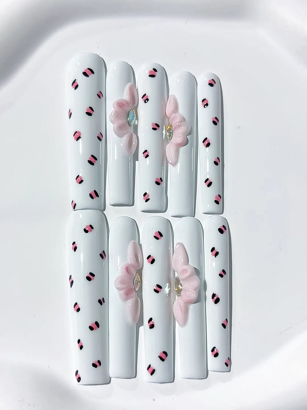 White Pink Black Abstract Bow 3D press on nails detail view