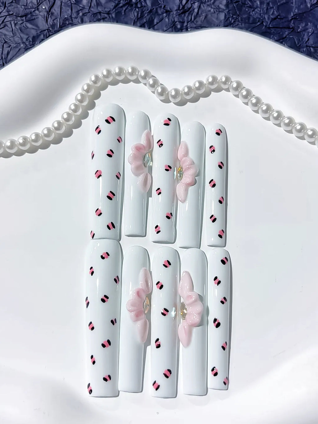 White Pink Black Abstract Bow 3D press on nails detail view