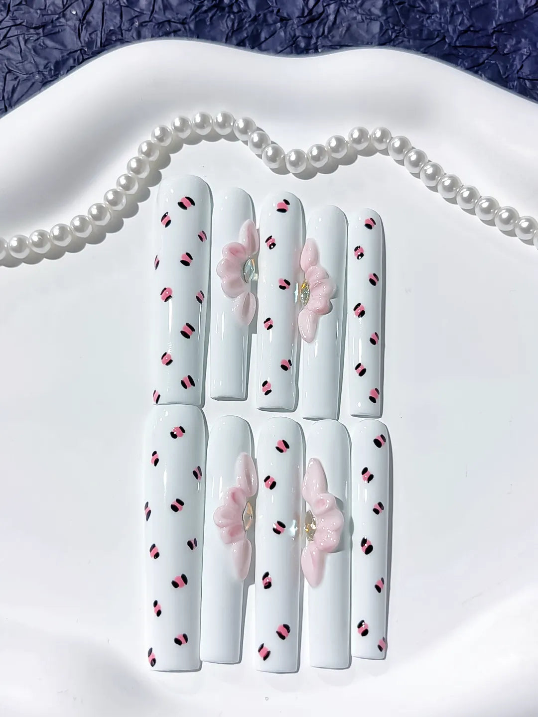 White Pink Black Abstract Bow 3D press on nails detail view