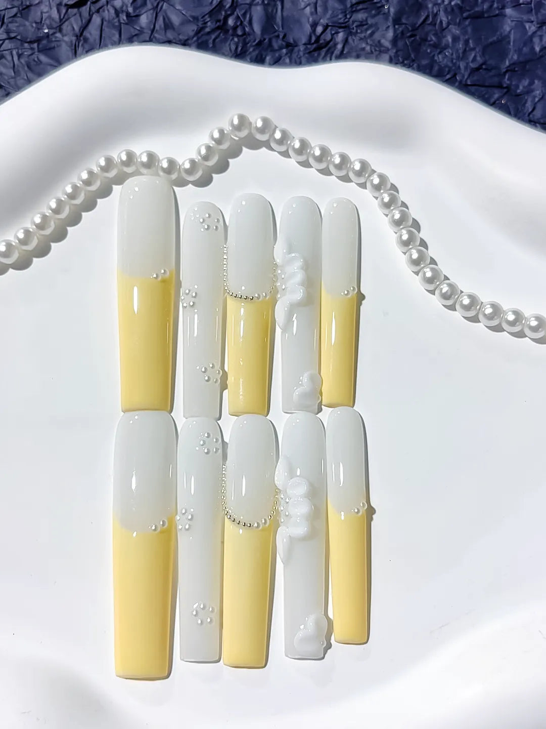 White Yellow Silver French tip Flower Pearl Chain press on nails detail view