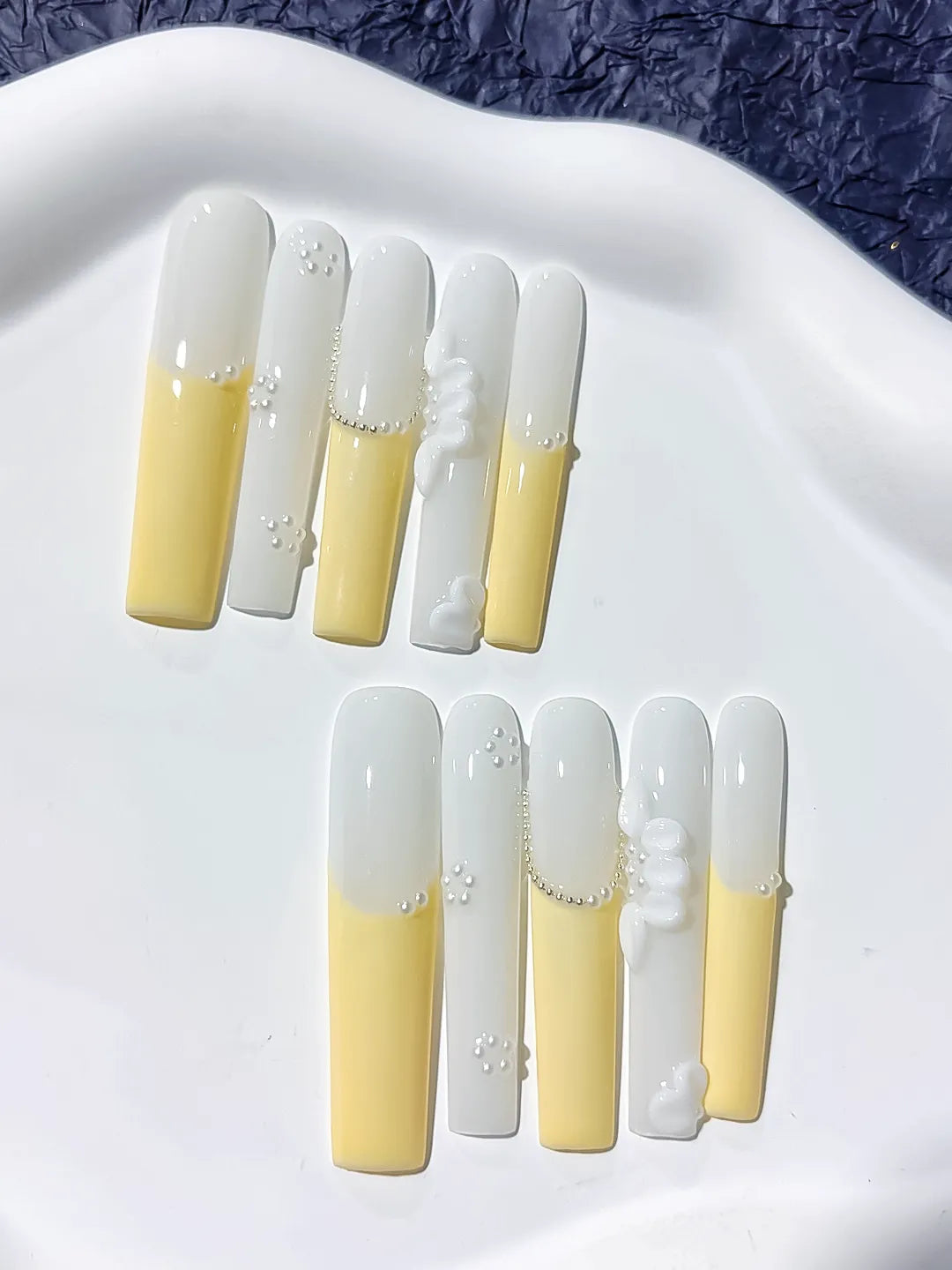 White Yellow Silver French tip Flower Pearl Chain press on nails detail view