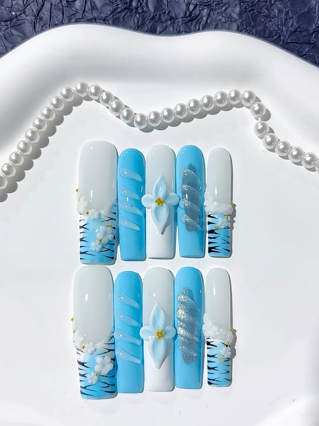 White Blue Silver Black Gold Abstract Flower Glitter Animal Print 3D press on nails close up