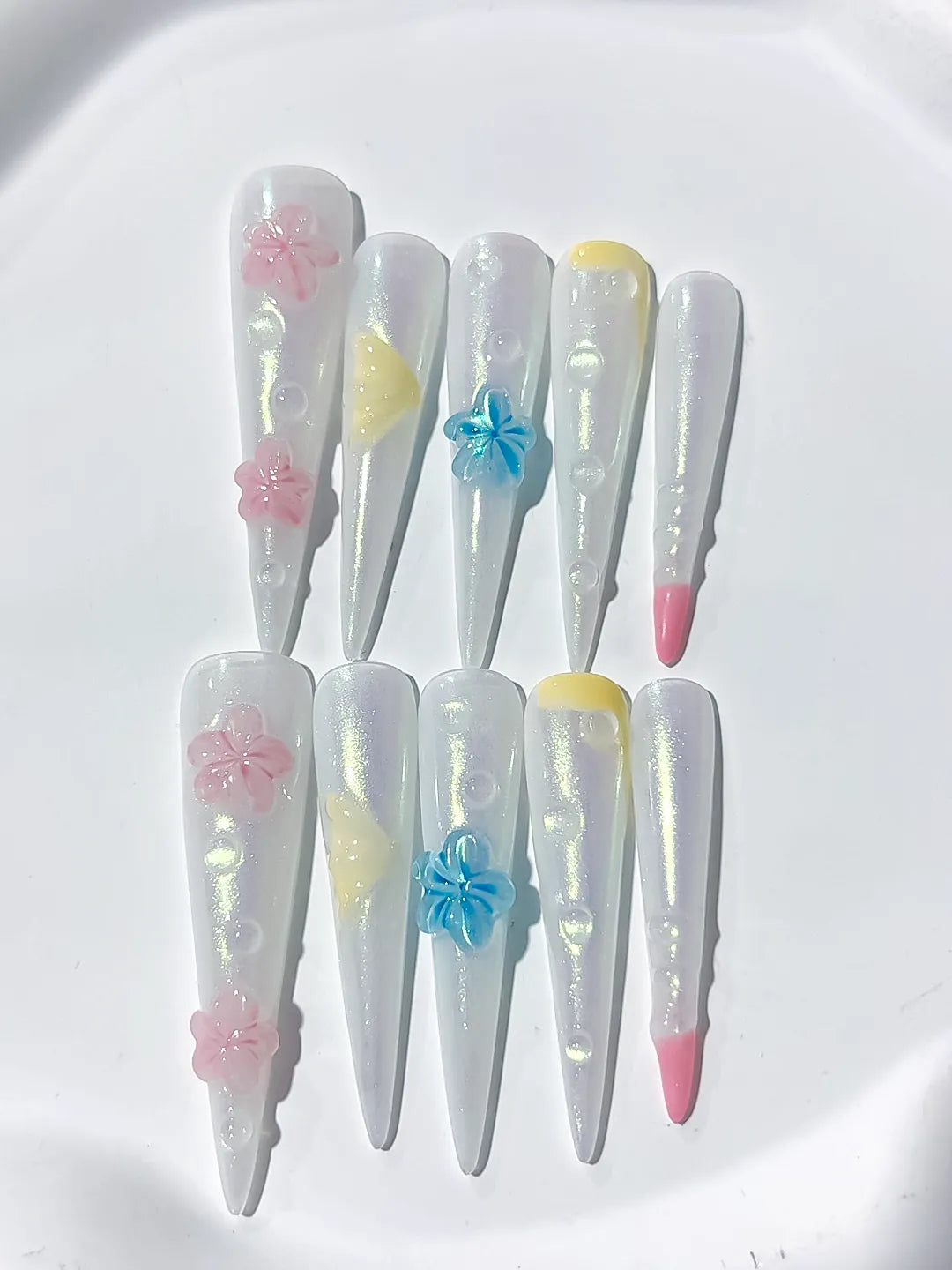 White Pink Blue Yellow Multicolor Holographic Flower Pearl Shell 3D press on nails detail view