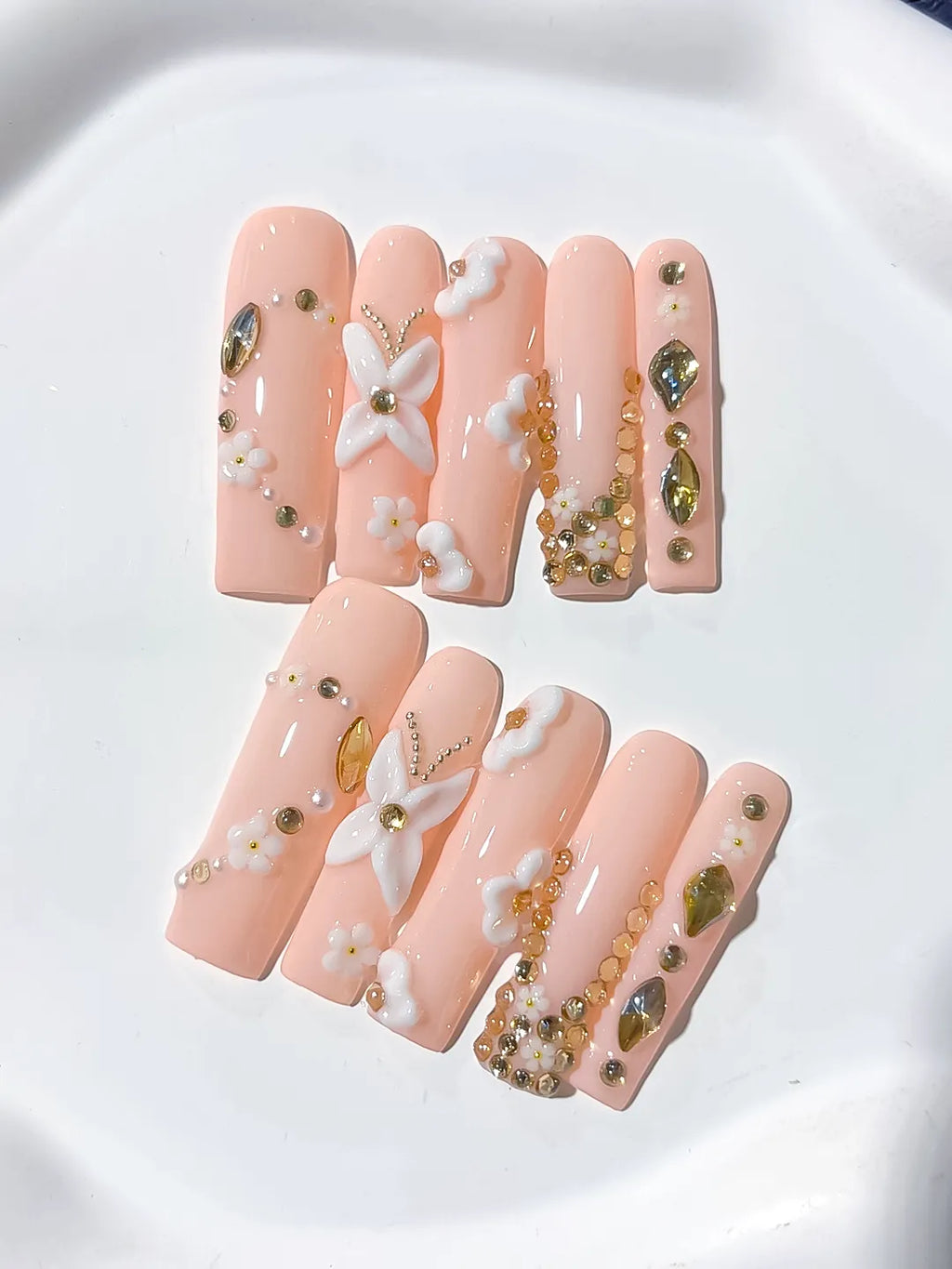 Pink Gold White Solid color Flower Pearl Chain Metallic Accent 3D press on nails close up