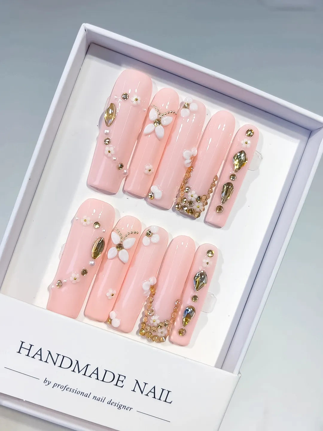 Pink Gold White Solid color Flower Pearl Chain Metallic Accent 3D press on nails