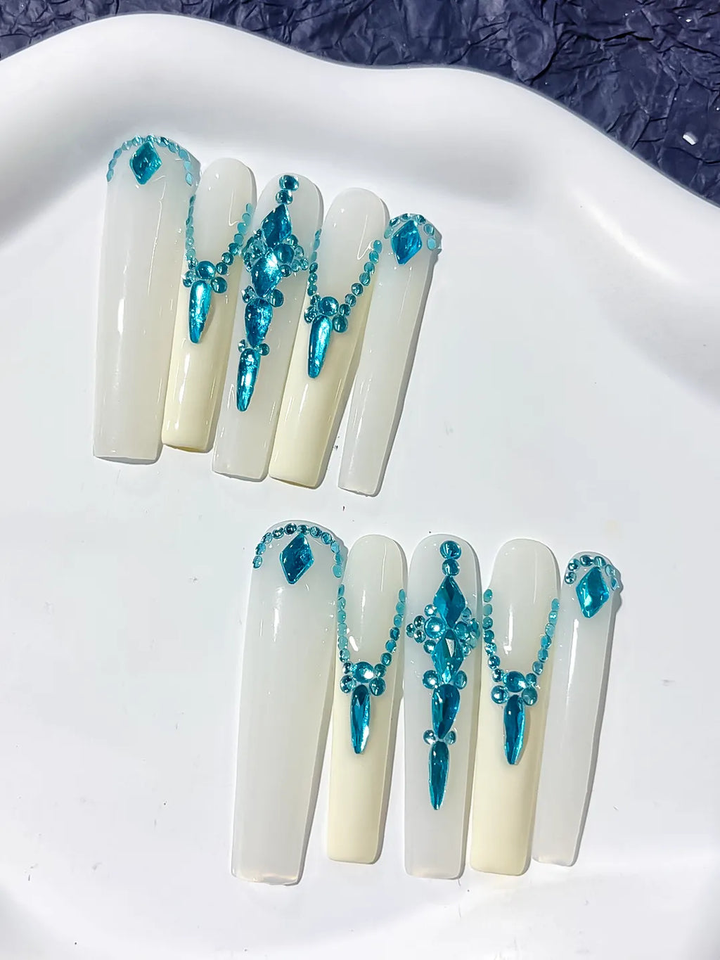White Blue Solid color Rhinestone Chain Metallic Accent press on nails detail view