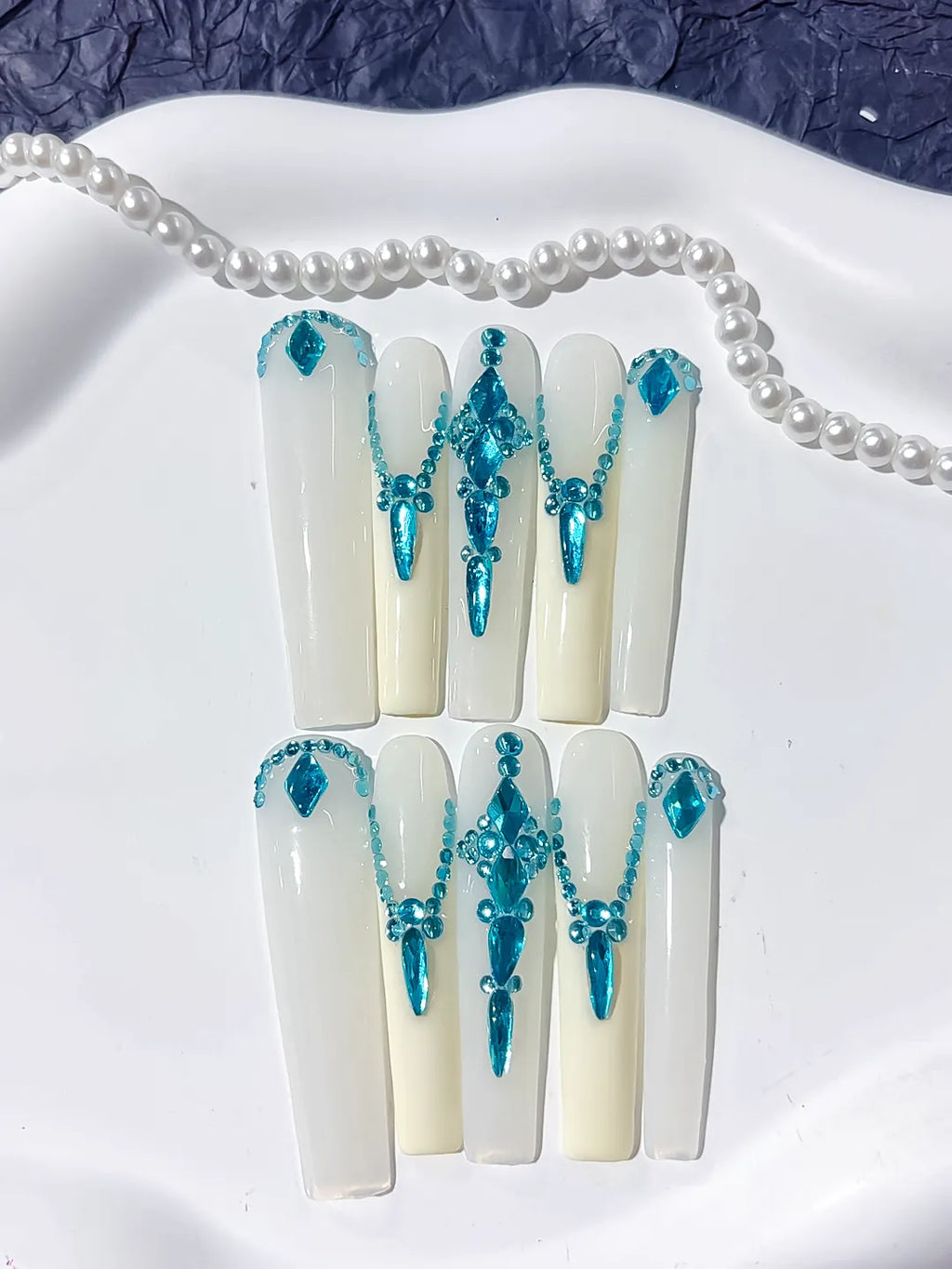 White Blue Solid color Rhinestone Chain Metallic Accent press on nails detail view