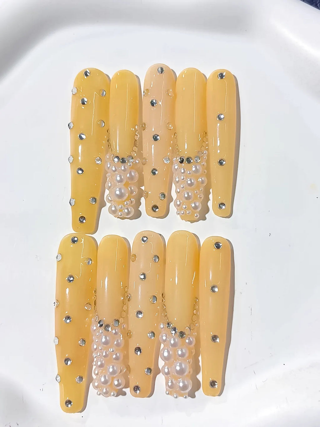 Yellow Silver Solid color Pearl Rhinestone Chain 3D press on nails detail view