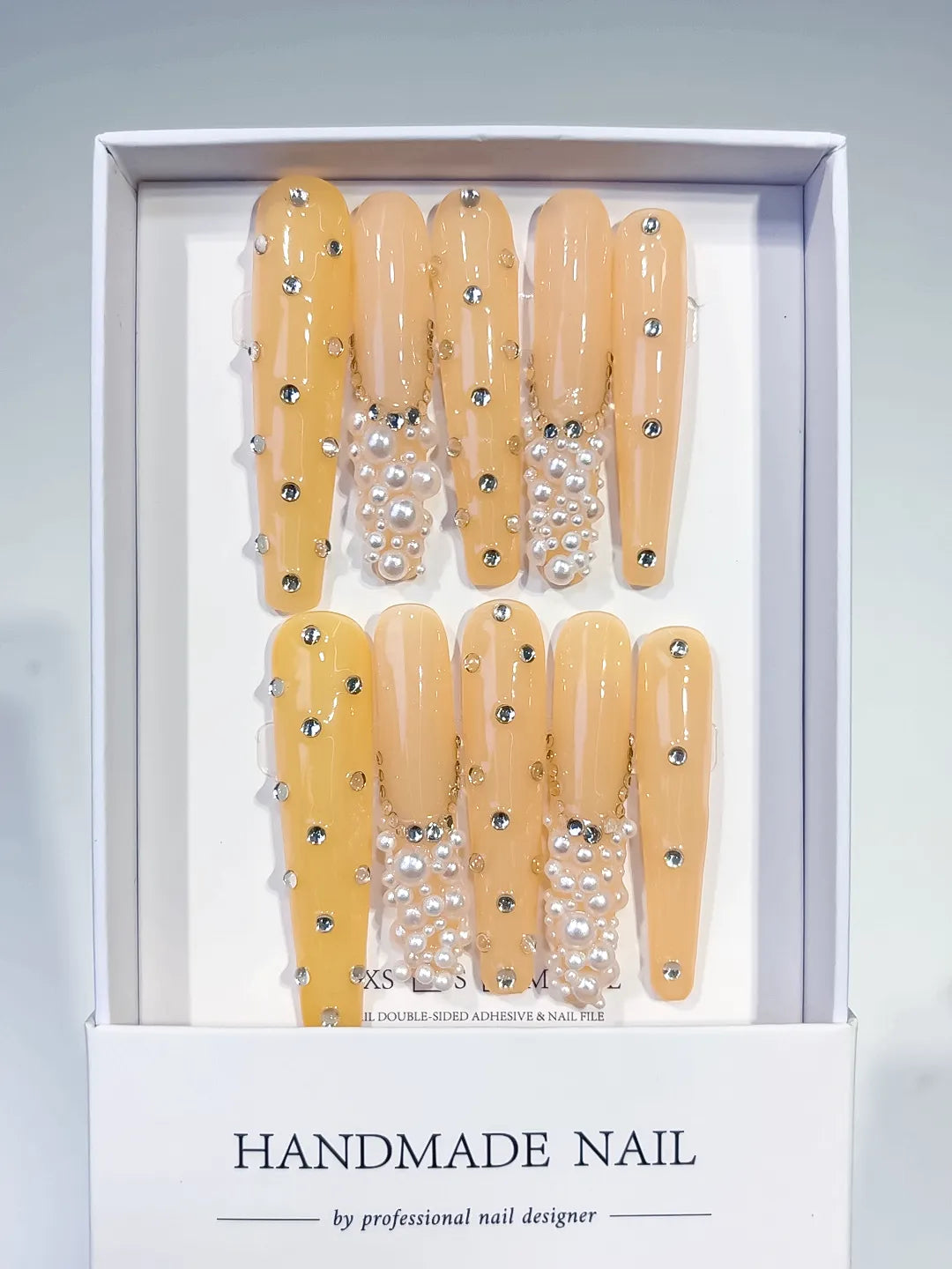 Yellow Silver Solid color Pearl Rhinestone Chain 3D press on nails full set view