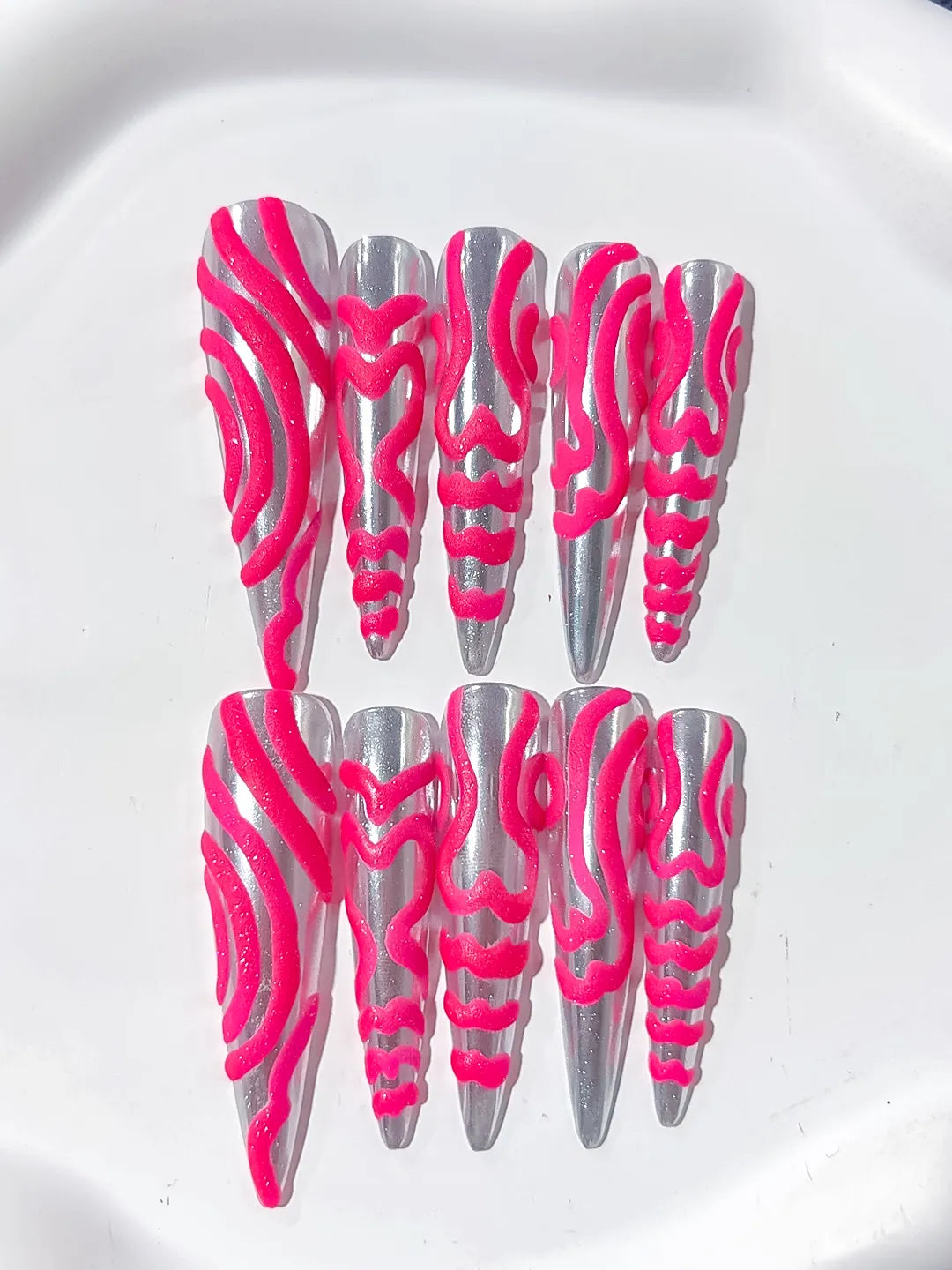 Silver Pink Metallic 3D Texture press on nails detail view