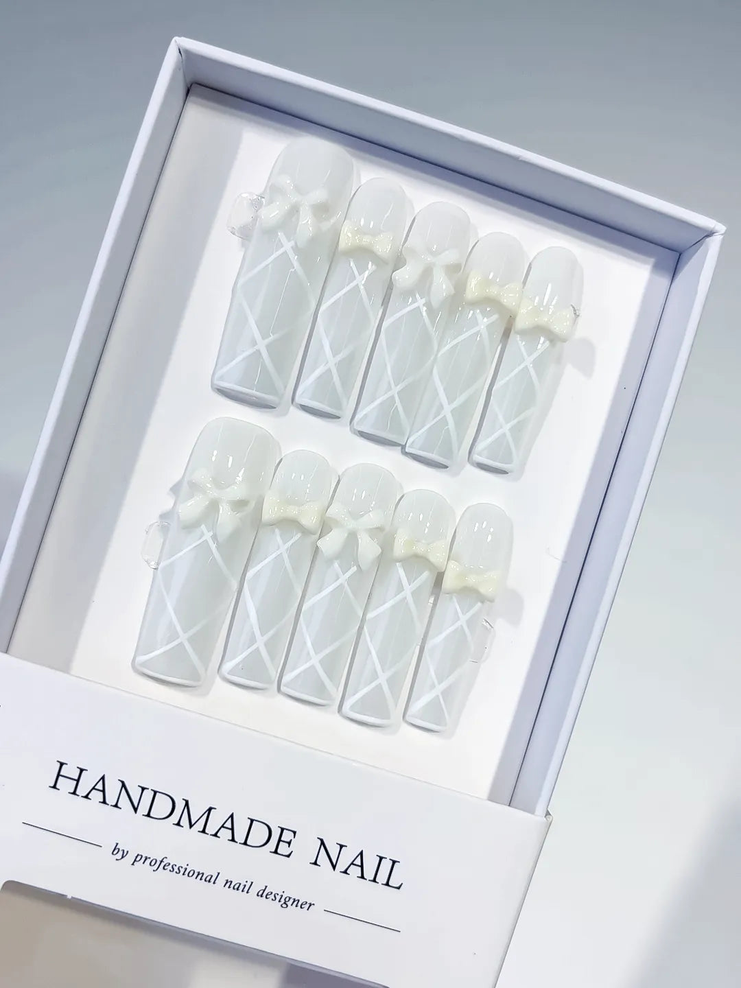 White Solid color Bow Linework 3D press on nails