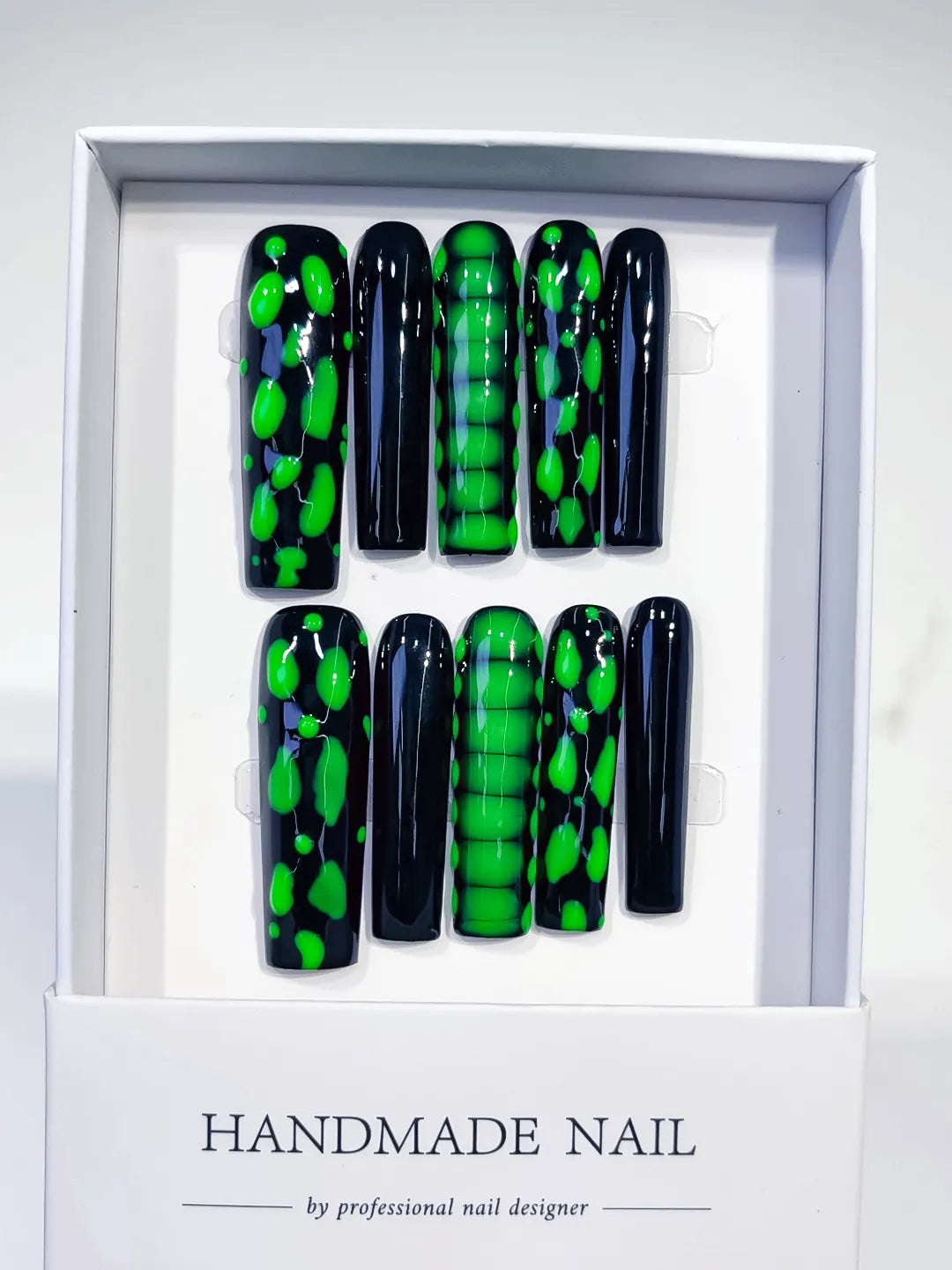 Black Green Abstract Blob Pattern 3D Texture press on nails full set view