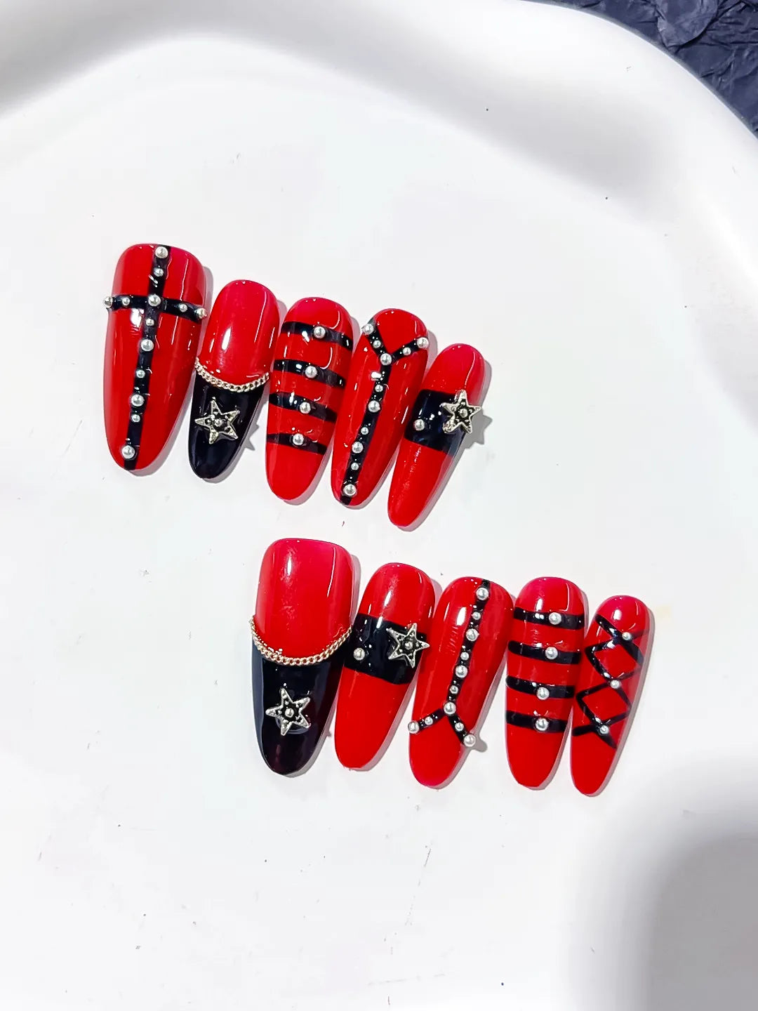 Red Black Silver Abstract Star Chain Stud press on nails close up