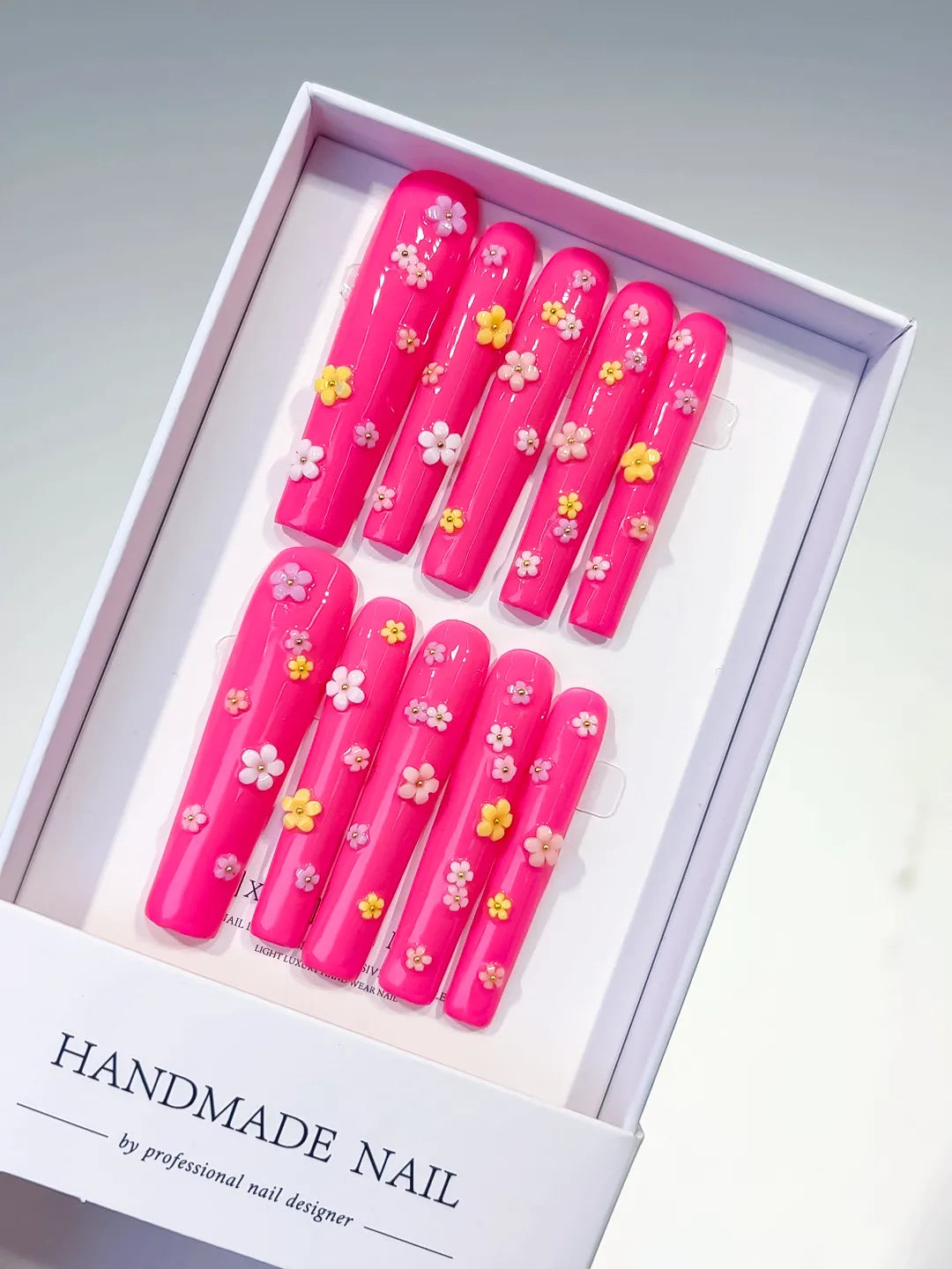 Pink White French tip Flower Shell Star press on nails