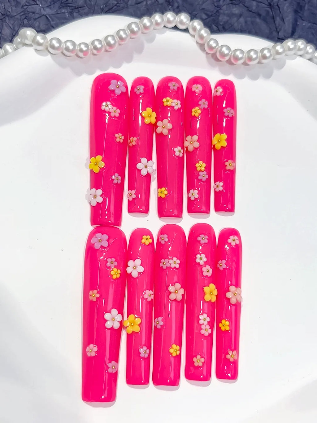 Pink White French tip Flower Shell Star press on nails detail view